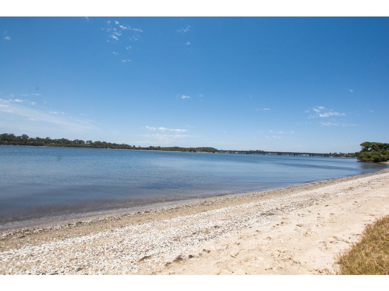 141 The Esplanade, Mount Pleasant WA 6153