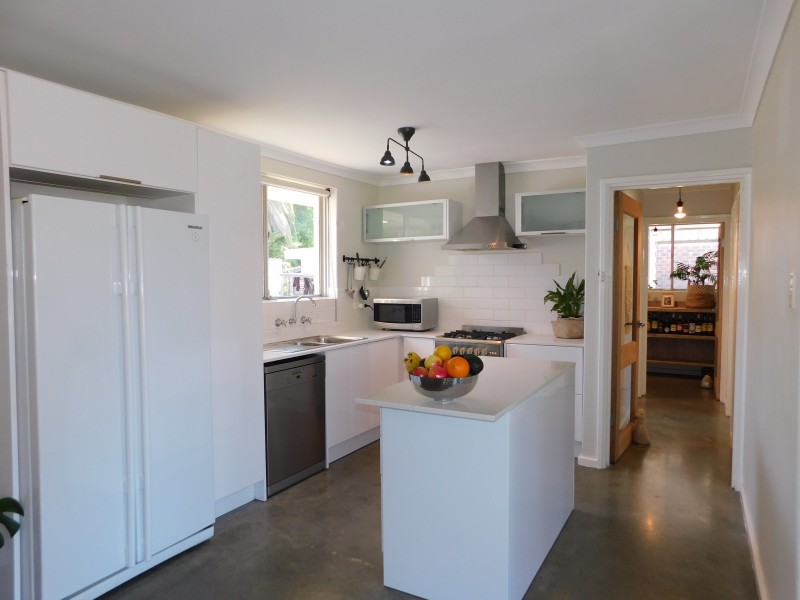 48 Coleman Crescent, Melville WA 6156