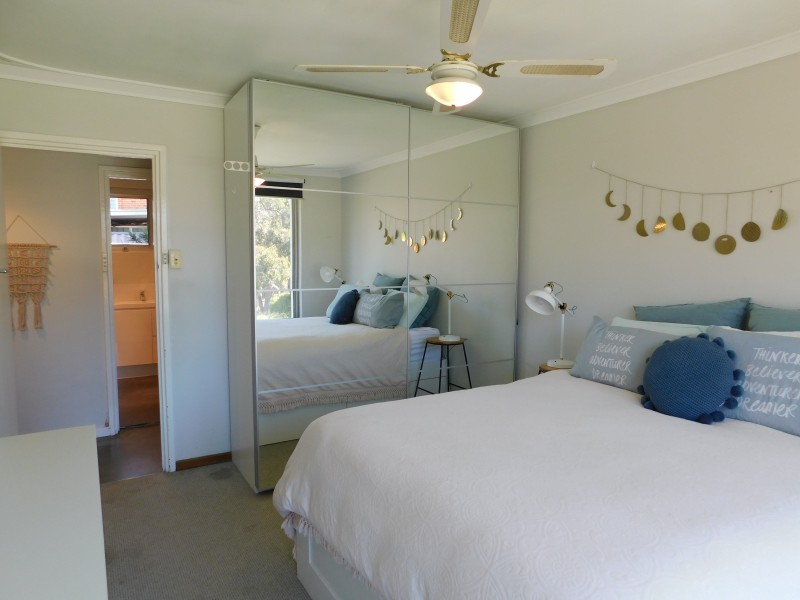 48 Coleman Crescent, Melville WA 6156