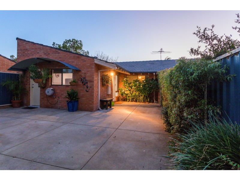 17 Helena Place, Hamilton Hill WA 6163