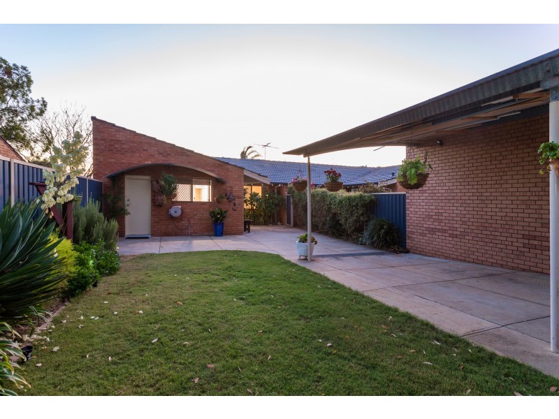 17 Helena Place, Hamilton Hill WA 6163