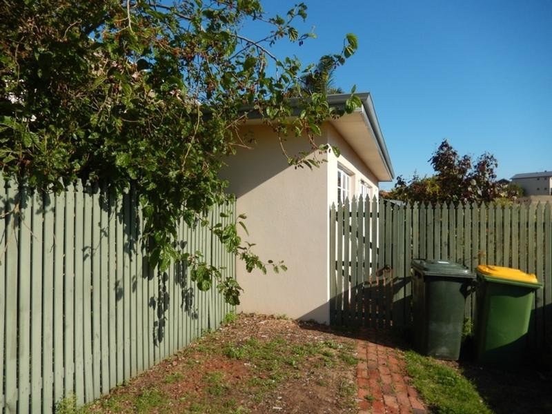 Flat/31 Samson Street, Fremantle WA 6160