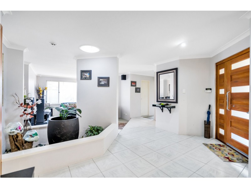 11 Hakea Plaza, Canning Vale WA 6155