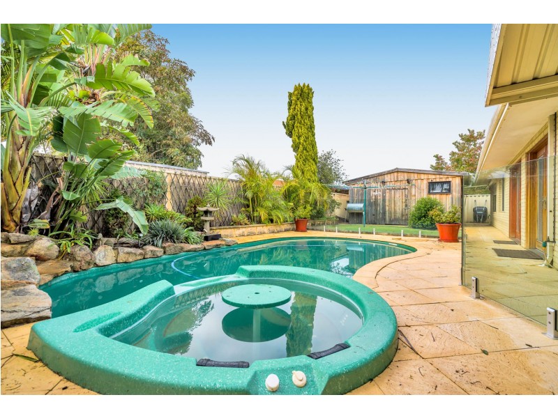 11 Hakea Plaza, Canning Vale WA 6155