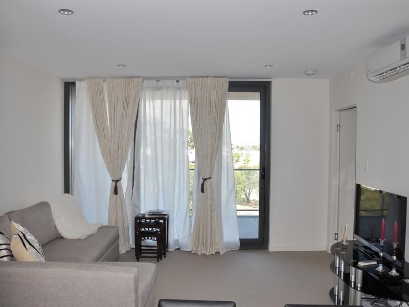 100/3 Homelea Court, Rivervale WA 6103