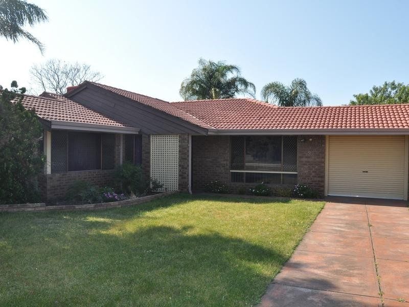 32 Sanderling Drive, Thornlie WA 6108
