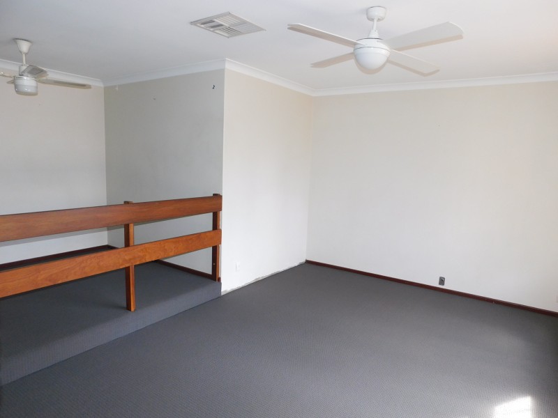 32 Sanderling Drive, Thornlie WA 6108