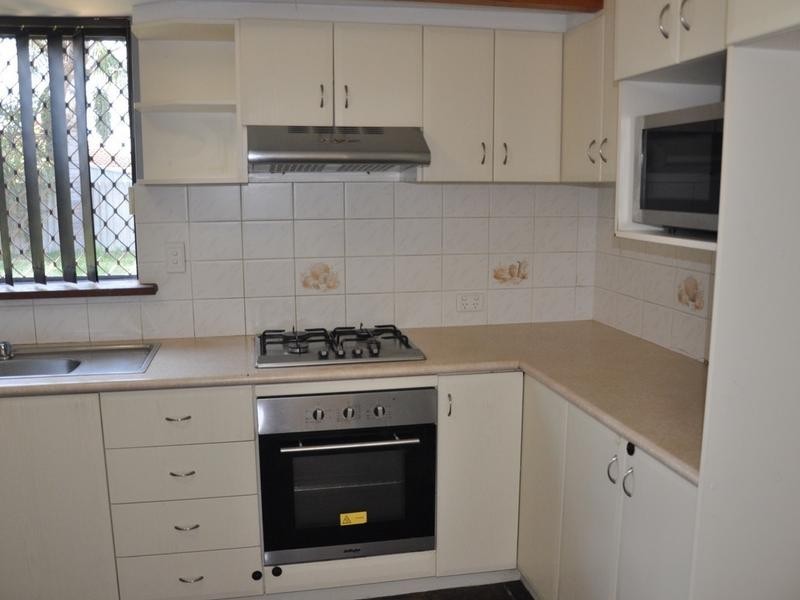 32 Sanderling Drive, Thornlie WA 6108