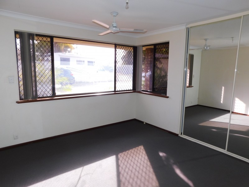 32 Sanderling Drive, Thornlie WA 6108