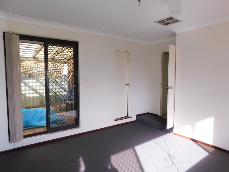 32 Sanderling Drive, Thornlie WA 6108