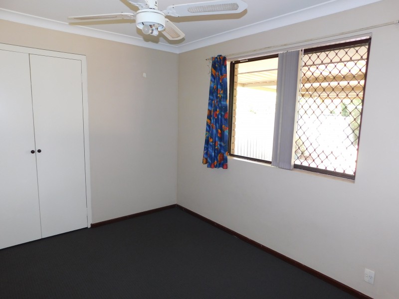 32 Sanderling Drive, Thornlie WA 6108