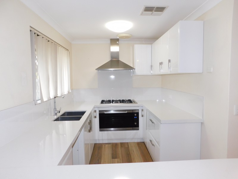 17 Hayes Road, Leeming WA 6149