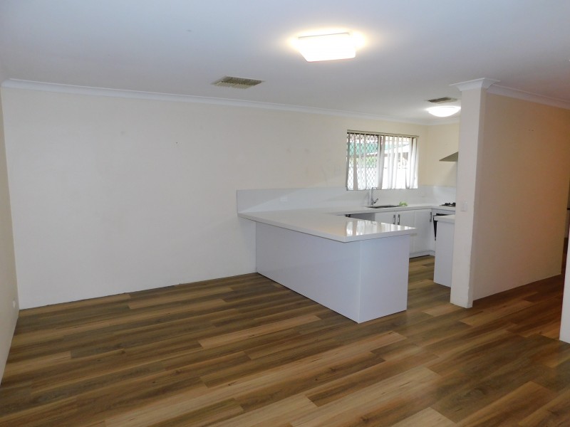 17 Hayes Road, Leeming WA 6149