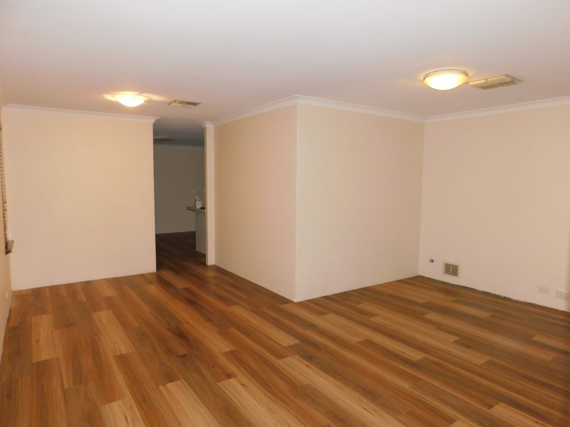 17 Hayes Road, Leeming WA 6149