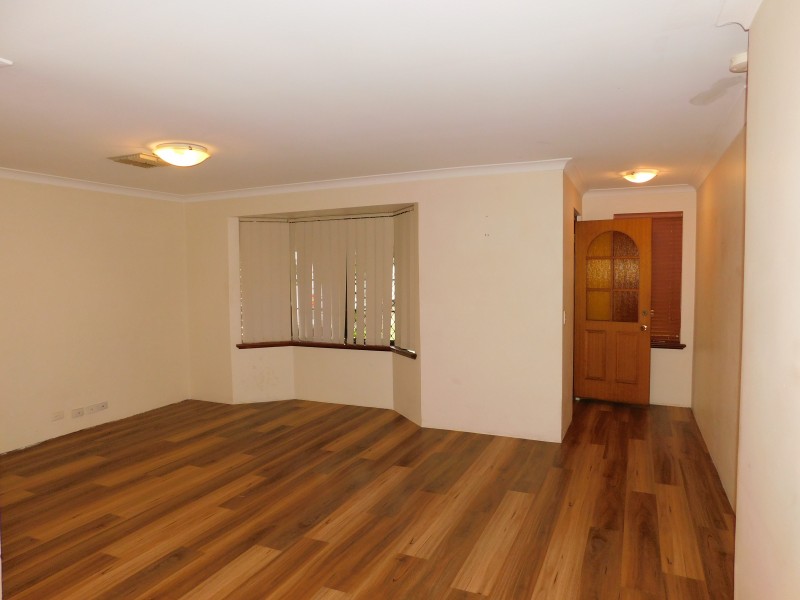 17 Hayes Road, Leeming WA 6149