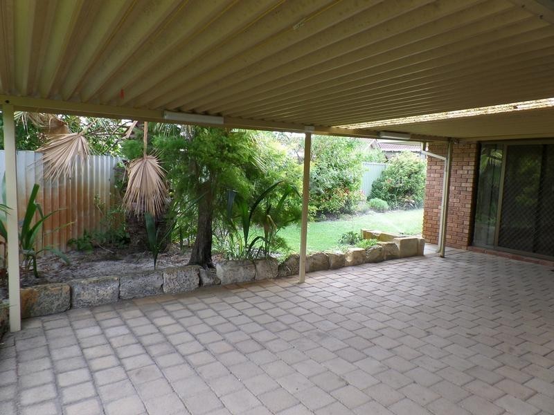 17 Hayes Road, Leeming WA 6149