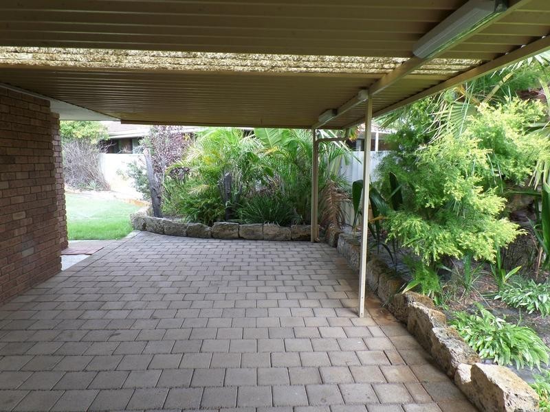 17 Hayes Road, Leeming WA 6149