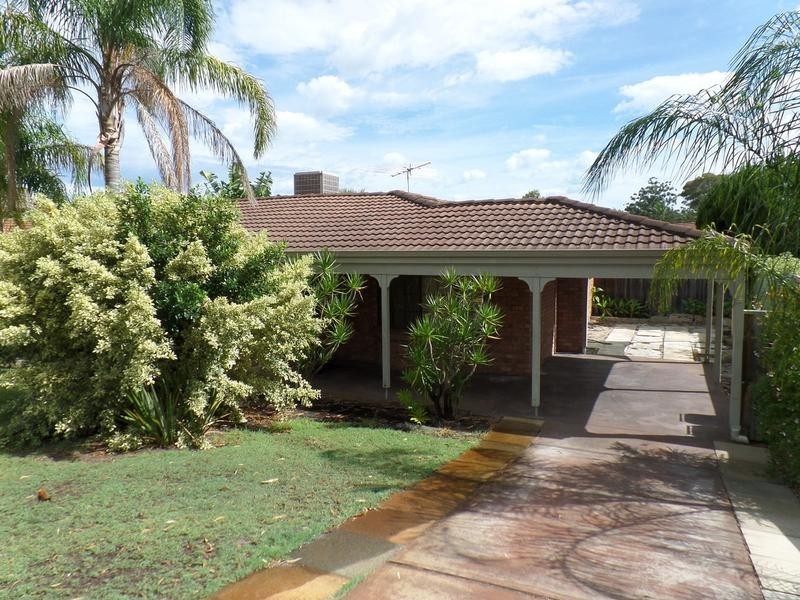 17 Hayes Road, Leeming WA 6149