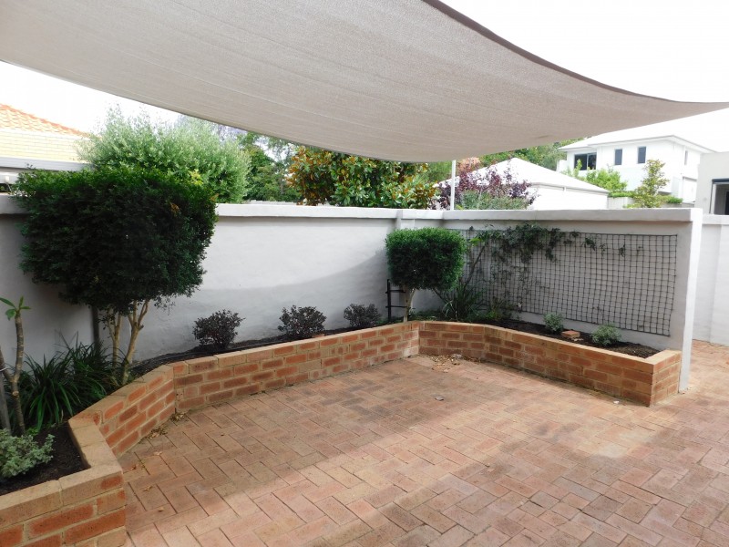 44 River Way, Salter Point WA 6152