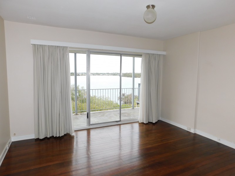 44 River Way, Salter Point WA 6152