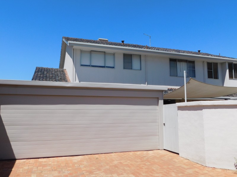 44 River Way, Salter Point WA 6152