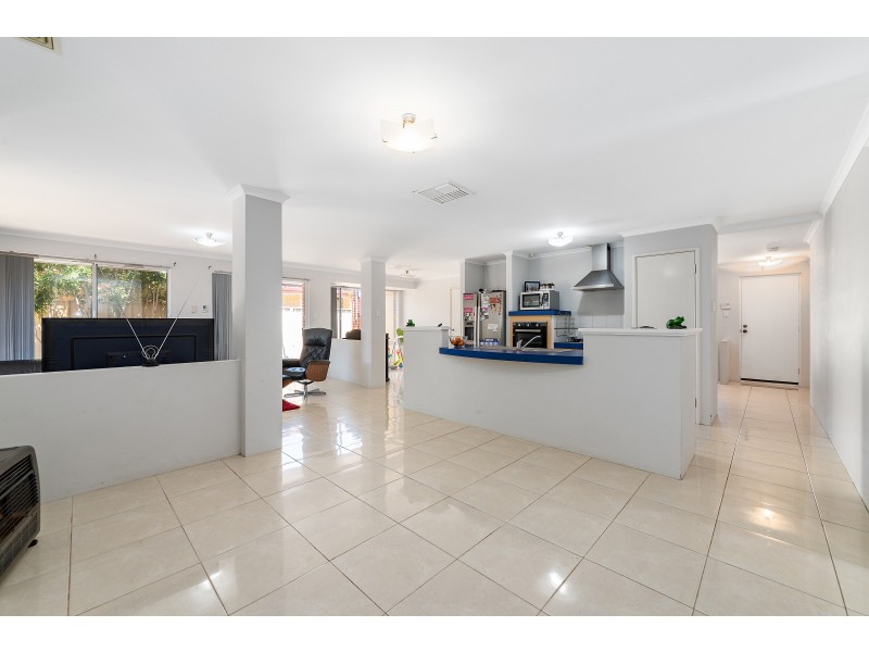 10 Greenland Boulevard, Canning Vale WA 6155