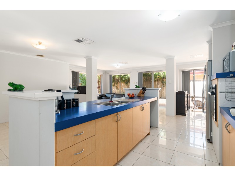10 Greenland Boulevard, Canning Vale WA 6155