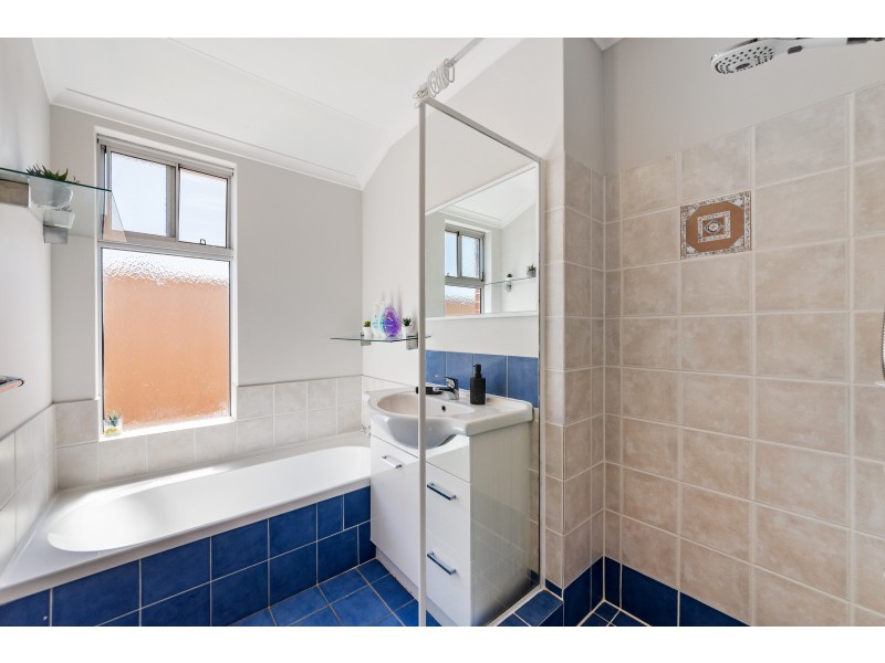 10 Greenland Boulevard, Canning Vale WA 6155