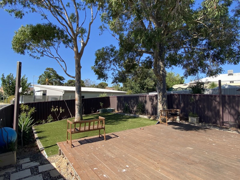 10B Erpingham Road, Hamilton Hill WA 6163