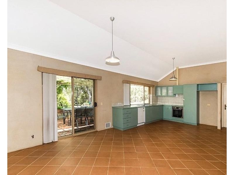 24 Du Maurier Road, North Lake WA 6163