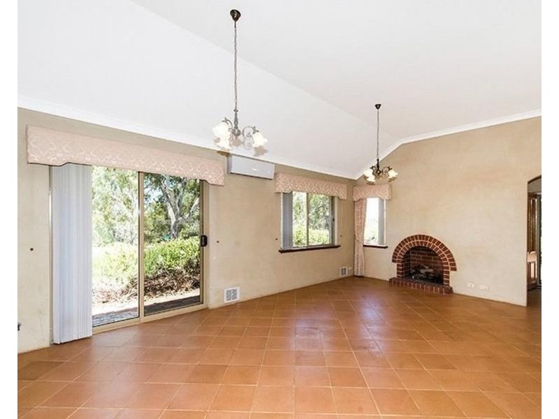 24 Du Maurier Road, North Lake WA 6163