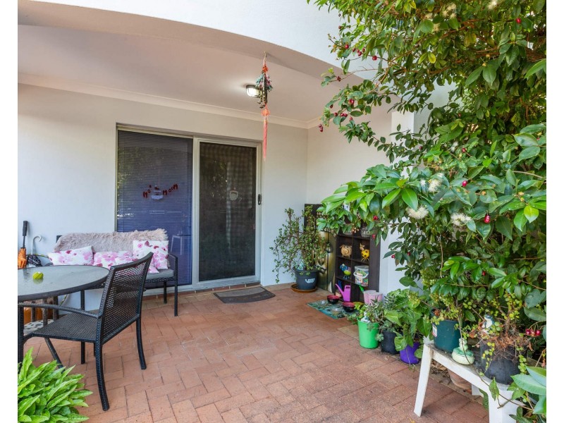 2/5 Doherty Road, Coolbellup WA 6163