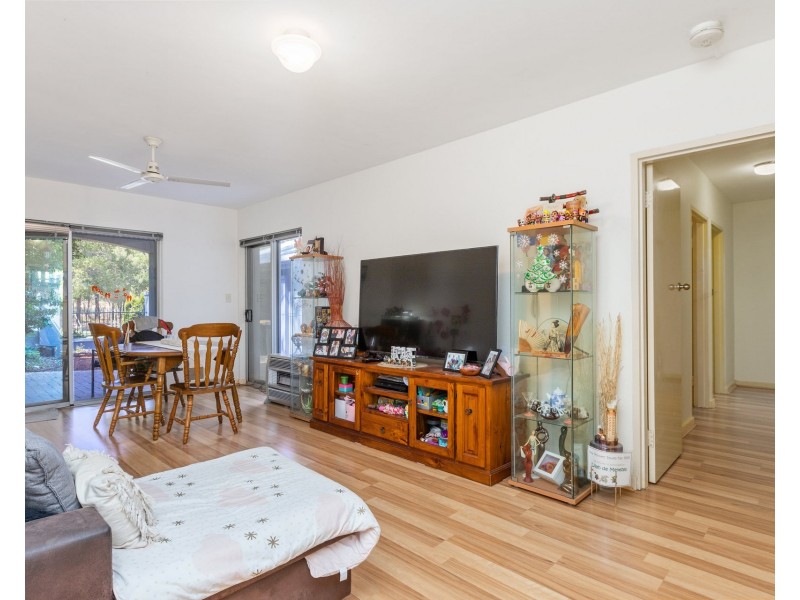 2/5 Doherty Road, Coolbellup WA 6163