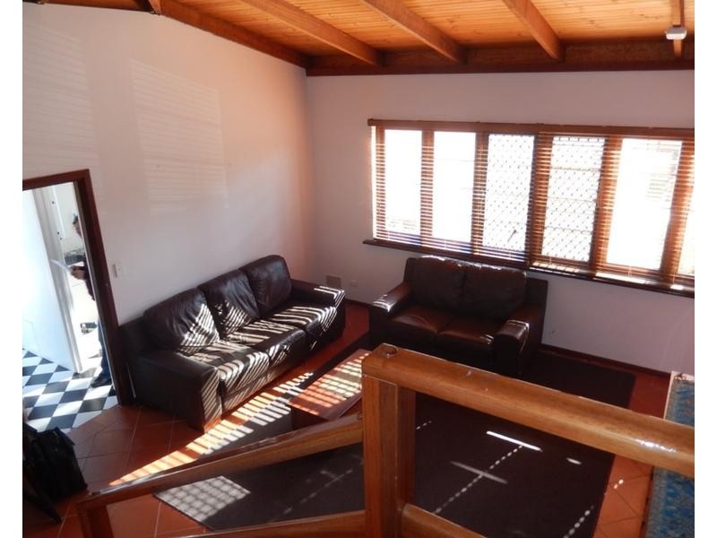 Flat/31 Samson Street, Fremantle WA 6160