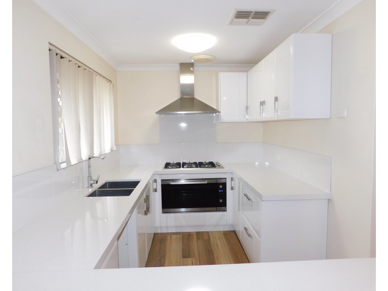 17 Hayes Road, Leeming WA 6149