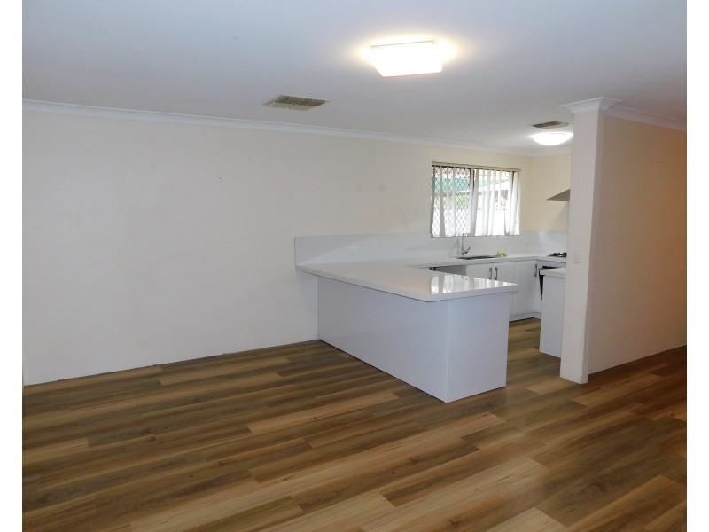 17 Hayes Road, Leeming WA 6149