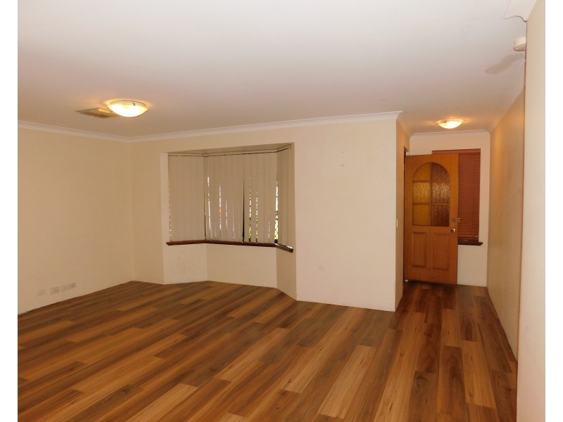 17 Hayes Road, Leeming WA 6149