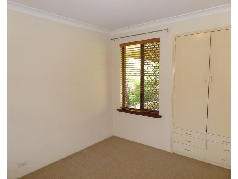 17 Hayes Road, Leeming WA 6149
