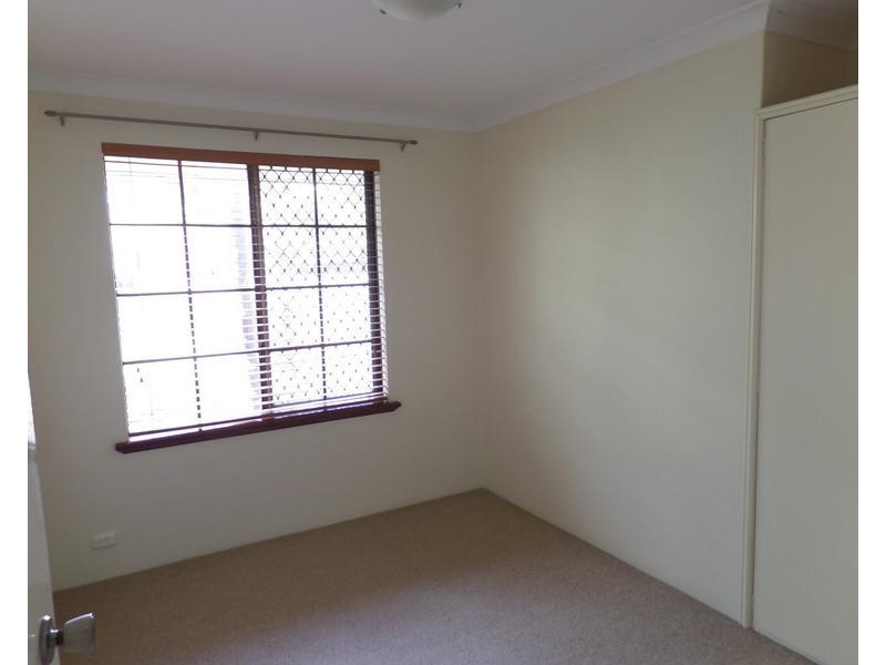 17 Hayes Road, Leeming WA 6149