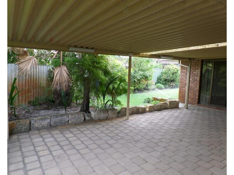 17 Hayes Road, Leeming WA 6149