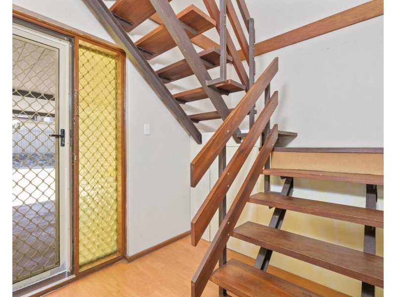 8/19 Freesia Way, Willetton WA 6155