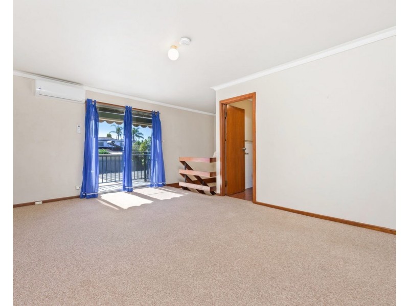 8/19 Freesia Way, Willetton WA 6155