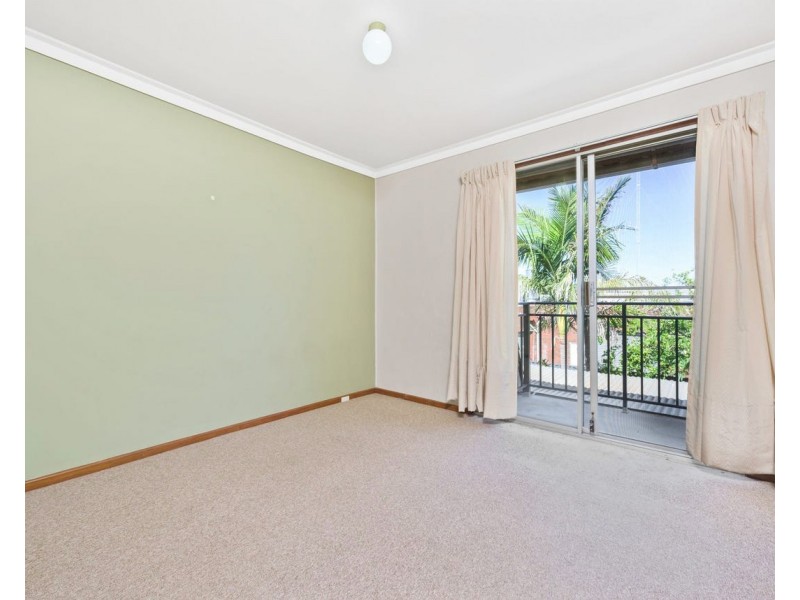 8/19 Freesia Way, Willetton WA 6155