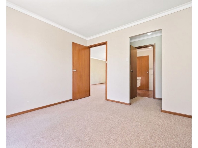 8/19 Freesia Way, Willetton WA 6155