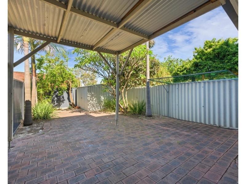 8/19 Freesia Way, Willetton WA 6155