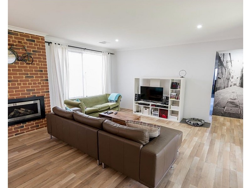15 Delaronde Drive, Success WA 6164