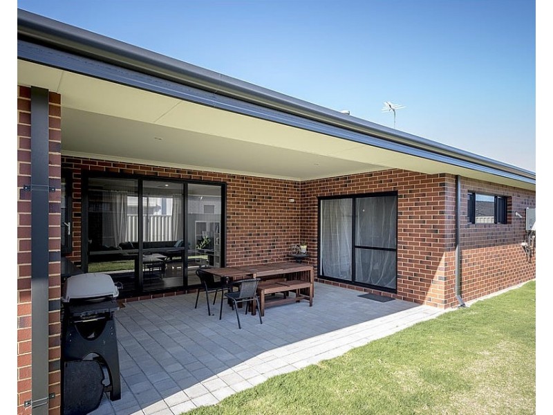 15 Delaronde Drive, Success WA 6164