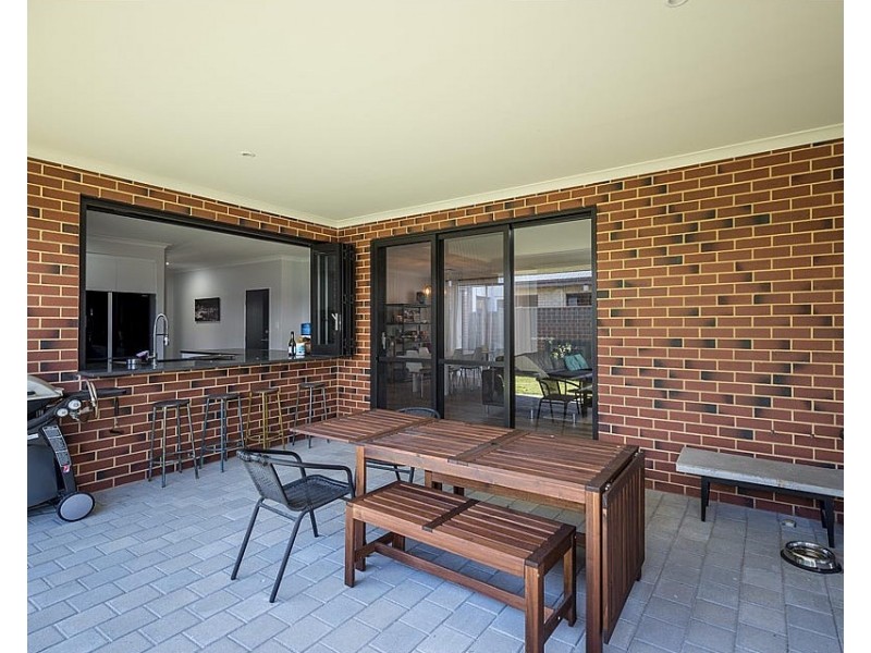 15 Delaronde Drive, Success WA 6164