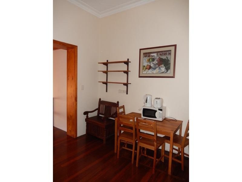 Flat/31 Samson Street, Fremantle WA 6160