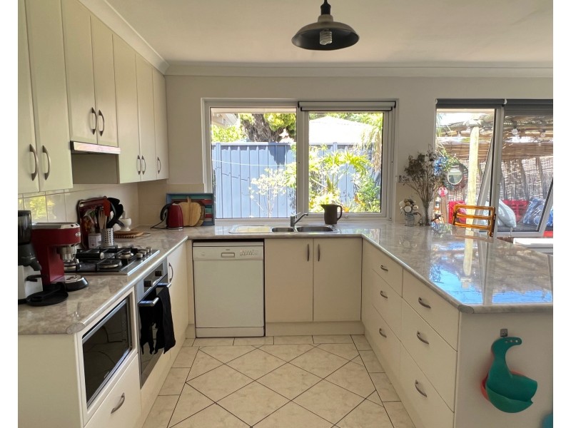 2/49 Henning Crescent, Manning WA 6152